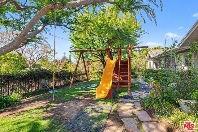 4780 Vista De Oro Avenue, Woodland Hills (los Angeles), CA 91364