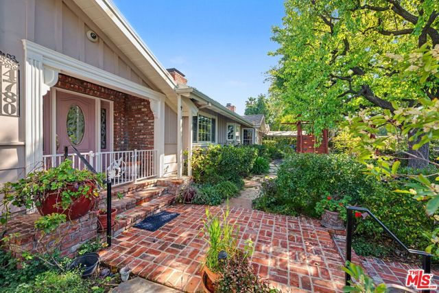 4780 Vista De Oro Avenue, Woodland Hills (los Angeles), CA 91364