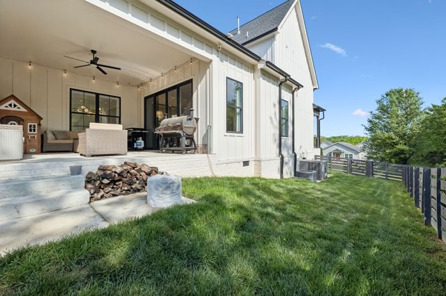 100 Madeleine Way, Kingston Springs, TN 37082