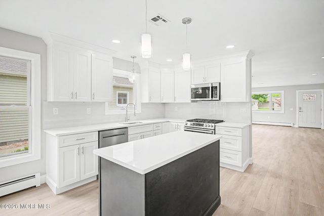 18 Camrose Street, Toms River, NJ 08757