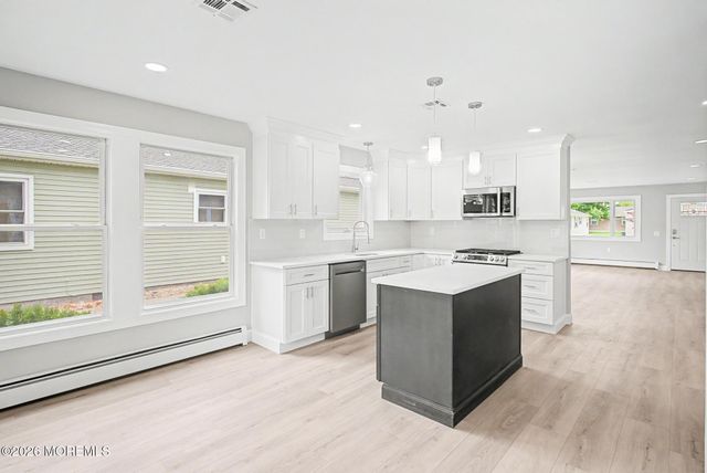 18 Camrose Street, Toms River, NJ 08757