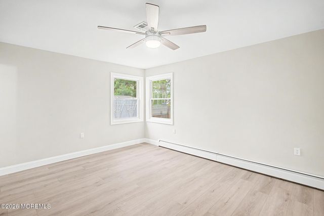 18 Camrose Street, Toms River, NJ 08757