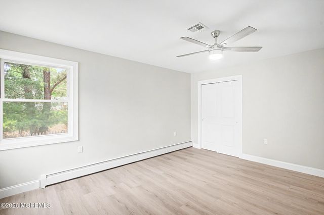 18 Camrose Street, Toms River, NJ 08757