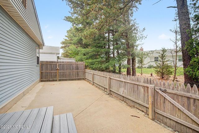 18 Camrose Street, Toms River, NJ 08757