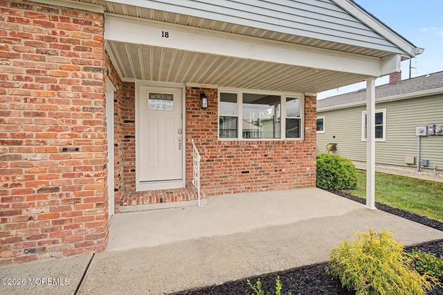 18 Camrose Street, Toms River, NJ 08757