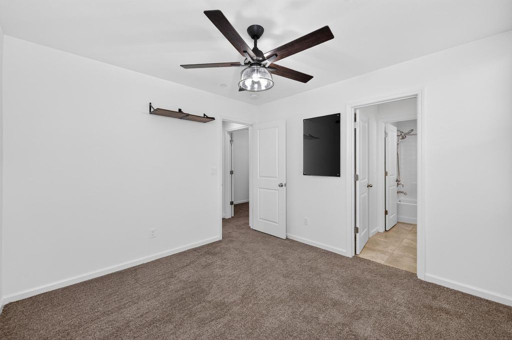 Image 20 of property listing at 976 Thurman Way W, Madera, CA 93636