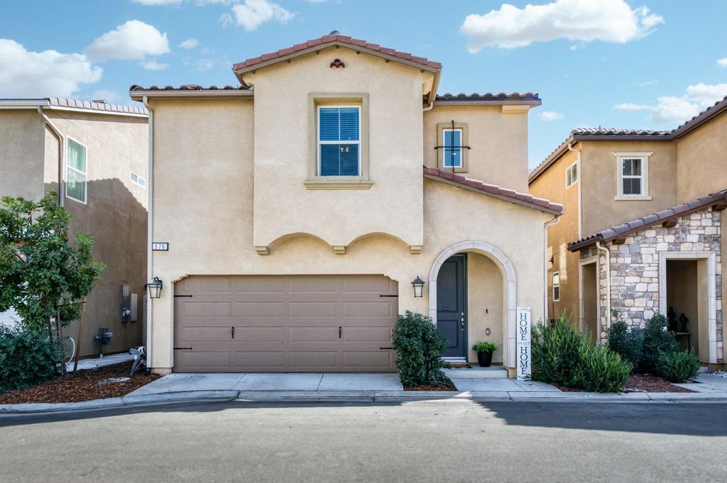 Image 43 of property listing at 976 Thurman Way W, Madera, CA 93636