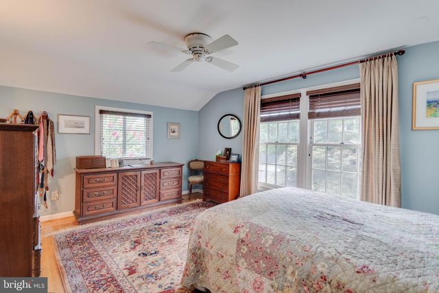 2705 FORDHAM RD, Alexandria, VA 22302