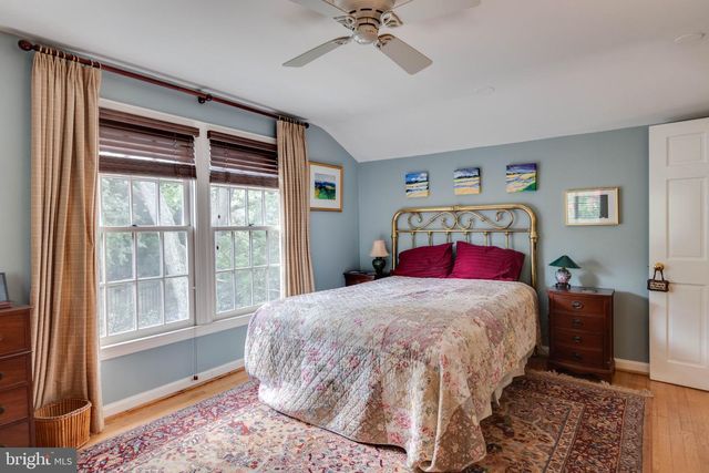2705 FORDHAM RD, Alexandria, VA 22302