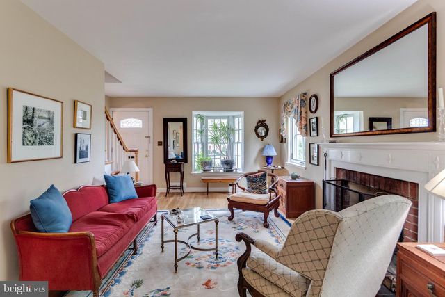 2705 FORDHAM RD, Alexandria, VA 22302