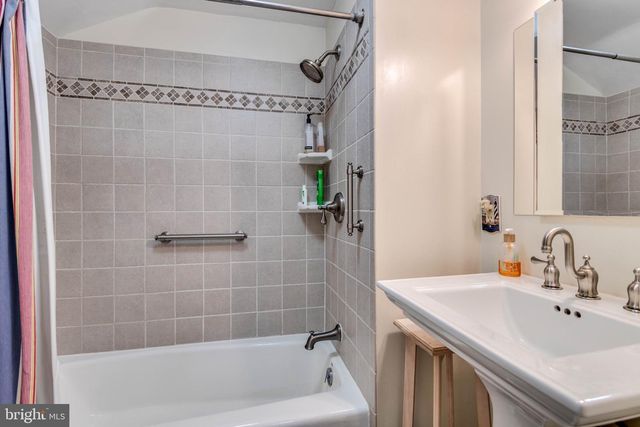 2705 FORDHAM RD, Alexandria, VA 22302