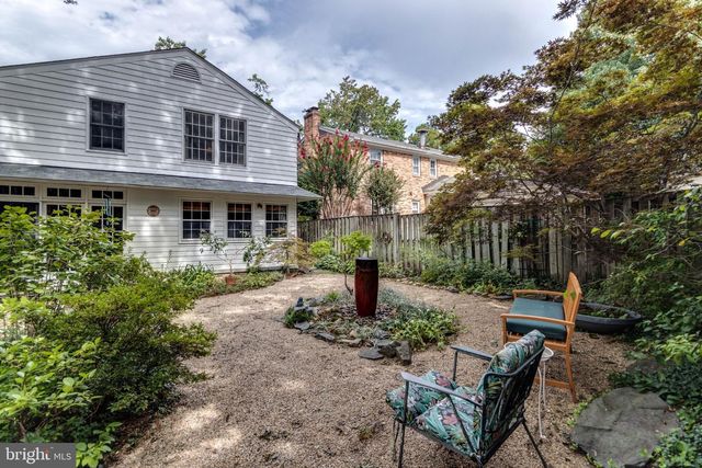 2705 FORDHAM RD, Alexandria, VA 22302