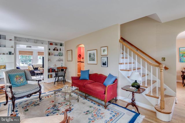 2705 FORDHAM RD, Alexandria, VA 22302