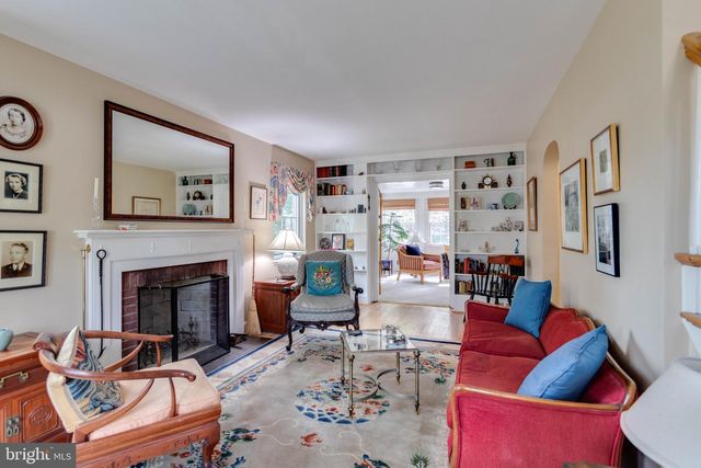 2705 FORDHAM RD, Alexandria, VA 22302