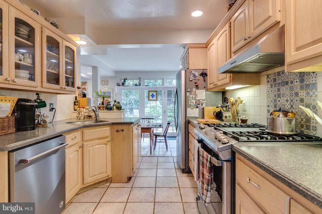 2705 FORDHAM RD, Alexandria, VA 22302