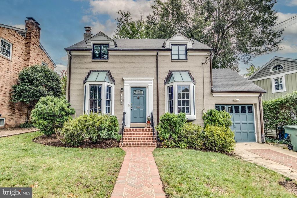 2705 FORDHAM RD, Alexandria, VA 22302