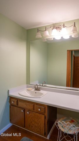 559 Bloomingrove Drive, North Greenbush, NY 12144