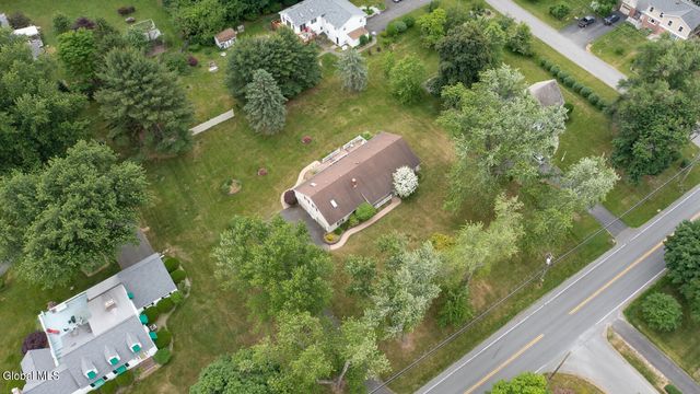 559 Bloomingrove Drive, North Greenbush, NY 12144
