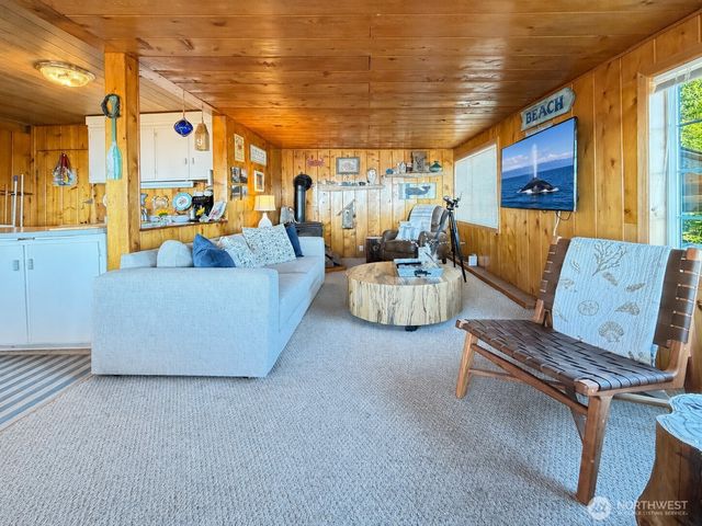 9 I Hat Island Walk, Hat Island, WA 98206