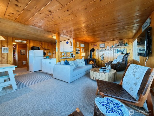 9 I Hat Island Walk, Hat Island, WA 98206