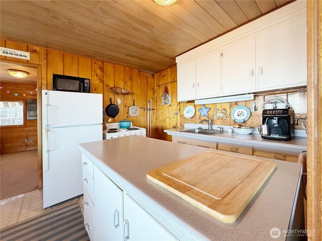 9 I Hat Island Walk, Hat Island, WA 98206