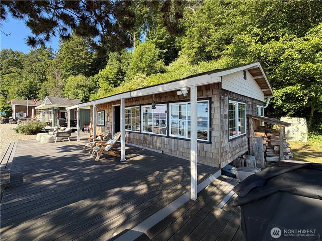 9 I Hat Island Walk, Hat Island, WA 98206