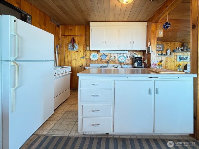 9 I Hat Island Walk, Hat Island, WA 98206