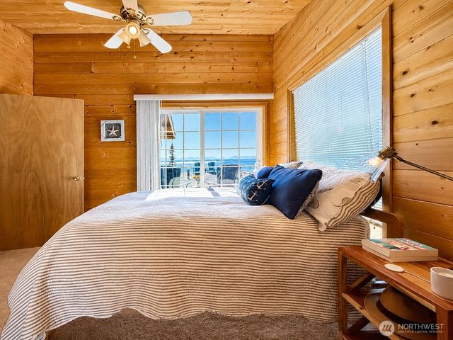 9 I Hat Island Walk, Hat Island, WA 98206
