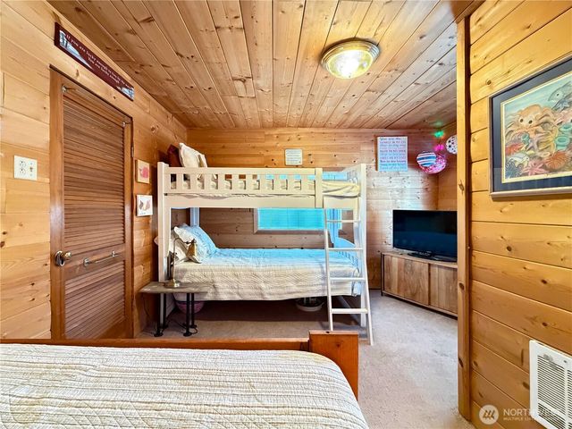 9 I Hat Island Walk, Hat Island, WA 98206
