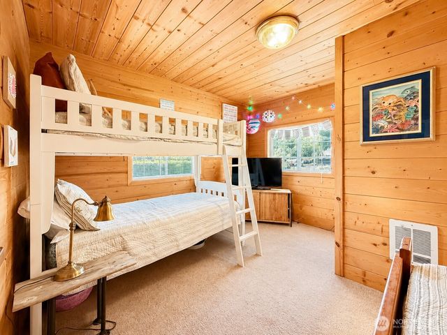 9 I Hat Island Walk, Hat Island, WA 98206