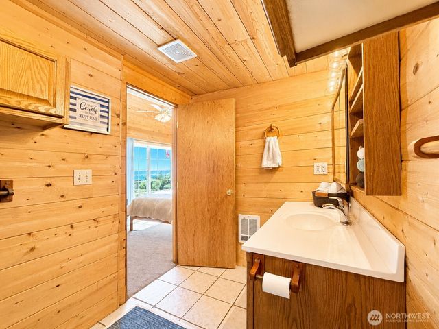 9 I Hat Island Walk, Hat Island, WA 98206