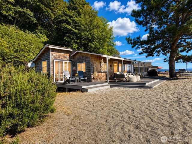 9 I Hat Island Walk, Hat Island, WA 98206