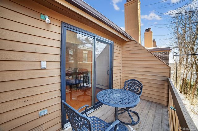 15 Greenridge Avenue 25F, White Plains, NY 10605