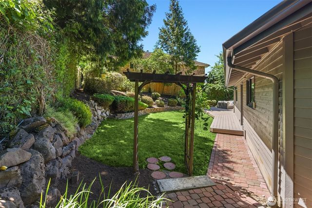 6206 114th Avenue NE, Kirkland, WA 98033
