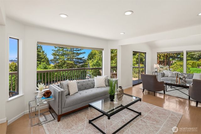 6206 114th Avenue NE, Kirkland, WA 98033