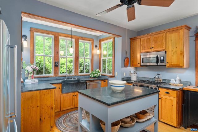 1285 LANETOWN RD, Crozet, VA 22932