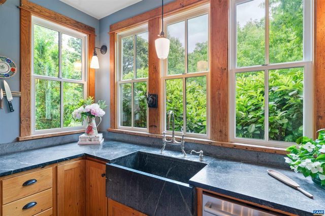 1285 LANETOWN RD, Crozet, VA 22932