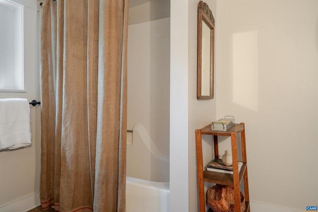 1285 LANETOWN RD, Crozet, VA 22932