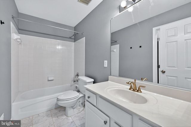 2526 BRENTON POINT DR, Reston, VA 20191