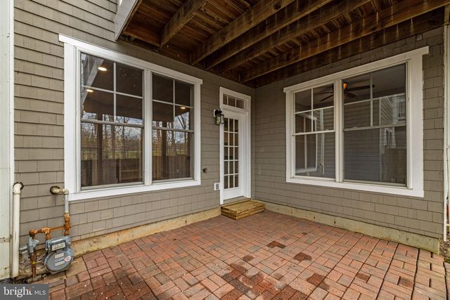 2526 BRENTON POINT DR, Reston, VA 20191