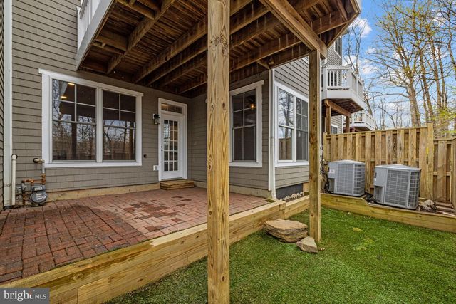 2526 BRENTON POINT DR, Reston, VA 20191