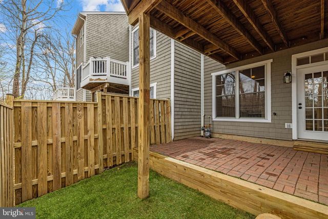 2526 BRENTON POINT DR, Reston, VA 20191