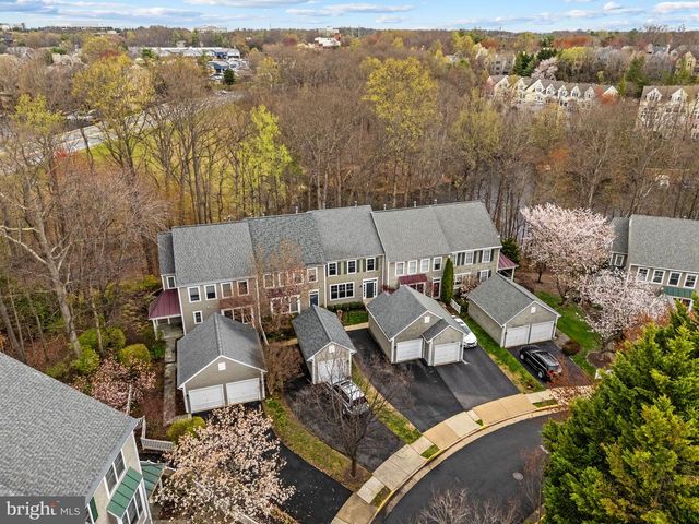 2526 BRENTON POINT DR, Reston, VA 20191