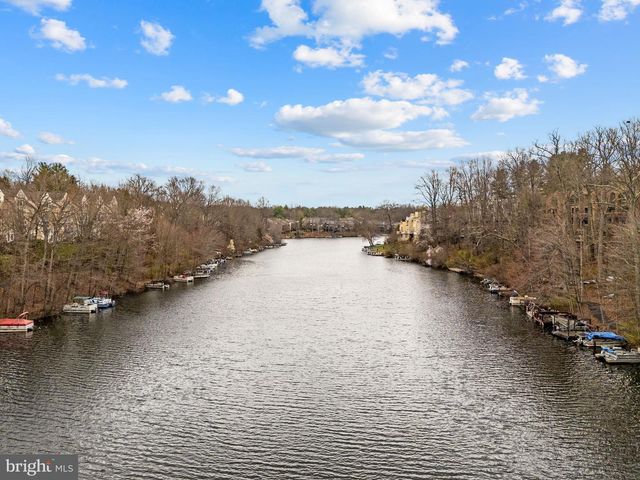 2526 BRENTON POINT DR, Reston, VA 20191