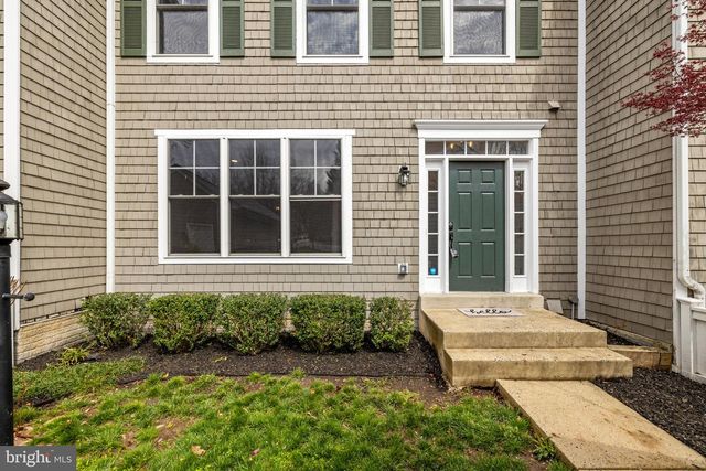 2526 BRENTON POINT DR, Reston, VA 20191