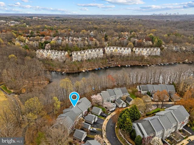 2526 BRENTON POINT DR, Reston, VA 20191