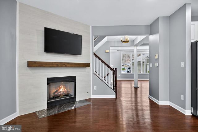 2526 BRENTON POINT DR, Reston, VA 20191