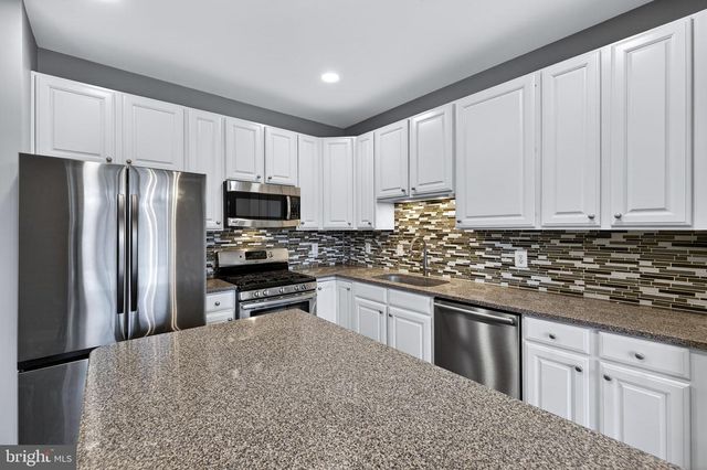 2526 BRENTON POINT DR, Reston, VA 20191