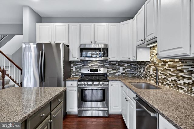 2526 BRENTON POINT DR, Reston, VA 20191