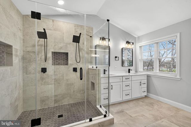 2526 BRENTON POINT DR, Reston, VA 20191